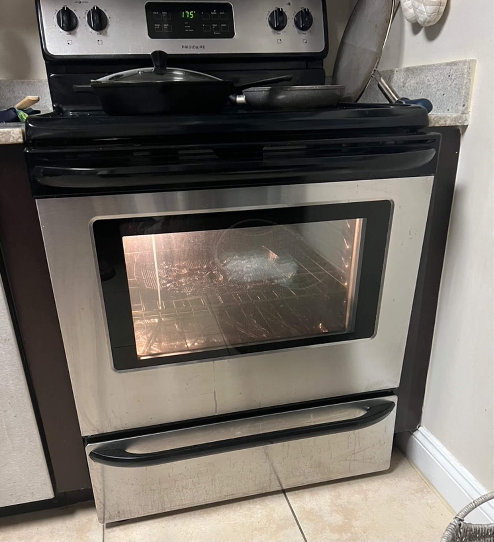 Kitchen oven running at 175 degrees Fahrenheit with the liver inside